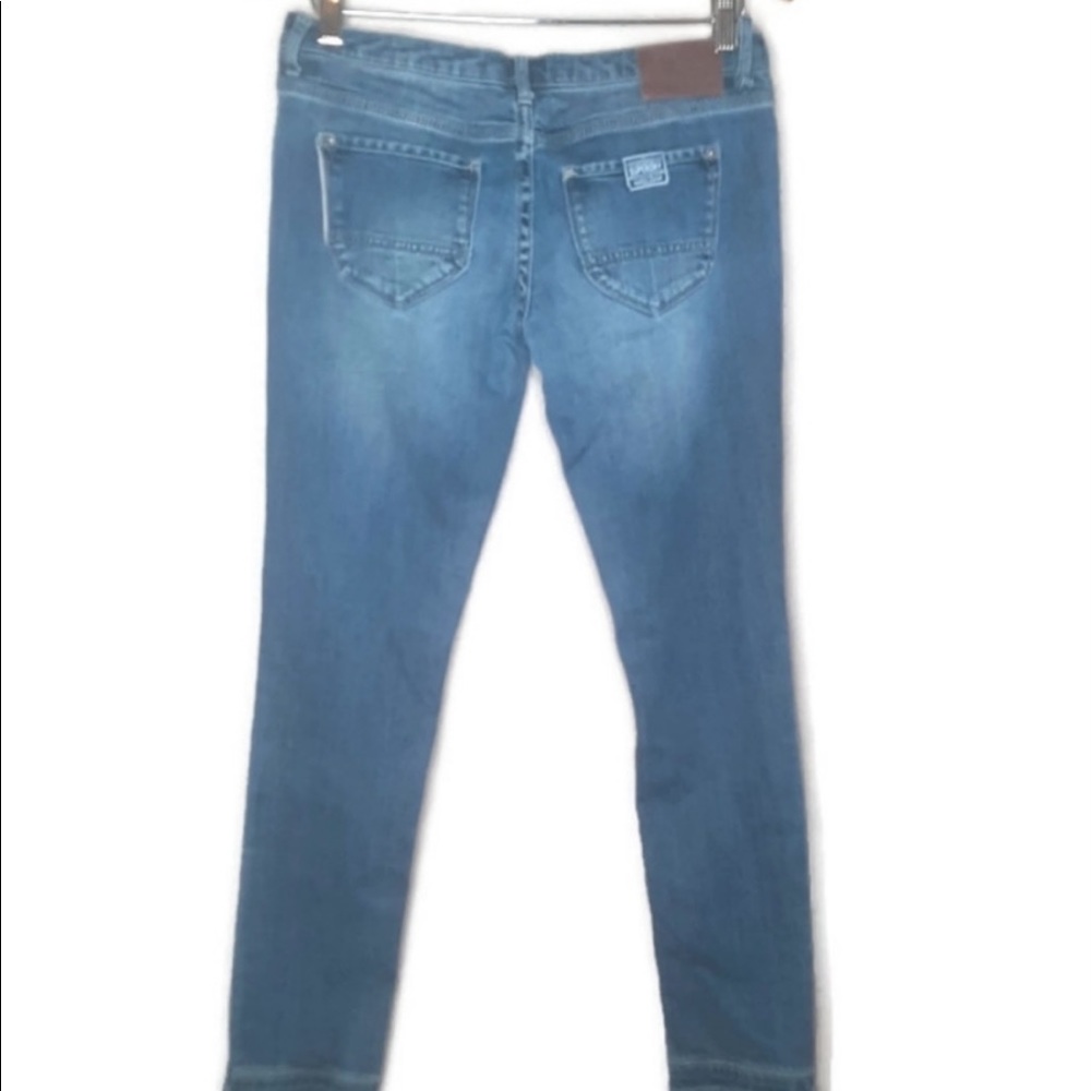 High quality jeans by Superdry. Super cute! Very comfy 😊